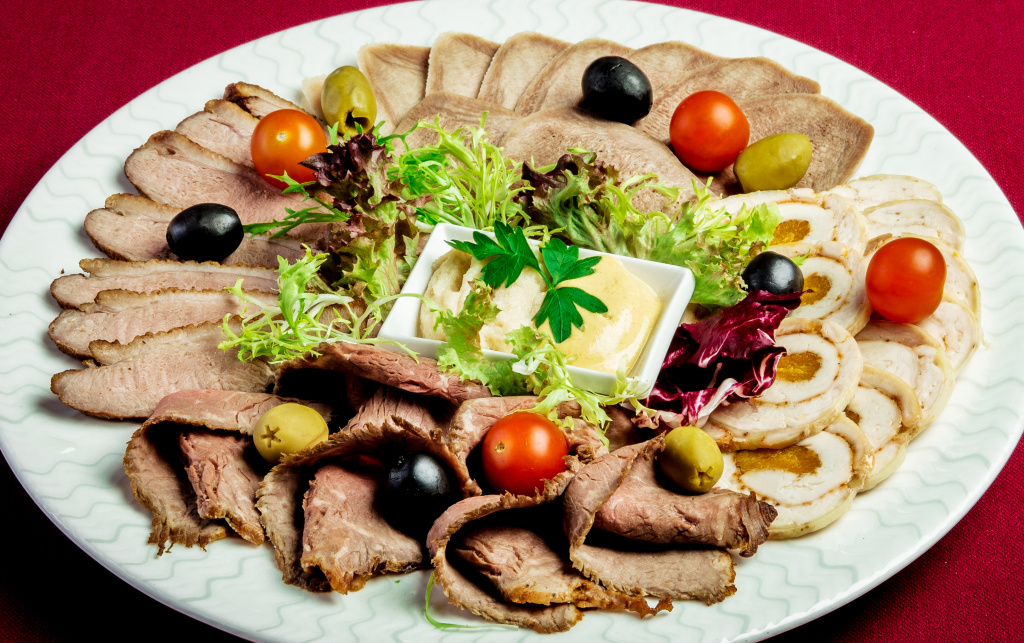 Ассорти мясное
